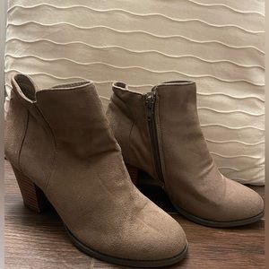 Faux seude brown booties | size 7
